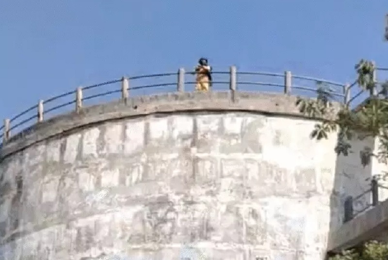 00000000000-1776835683